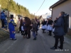 medved vytancuje dievky a ženy
